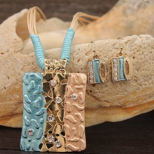 Goldtone  Pendant Necklace and Earrings